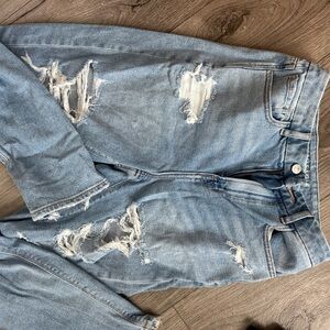 American Eagle Outfitters Light Blue Distressed Boyfriend Jeans